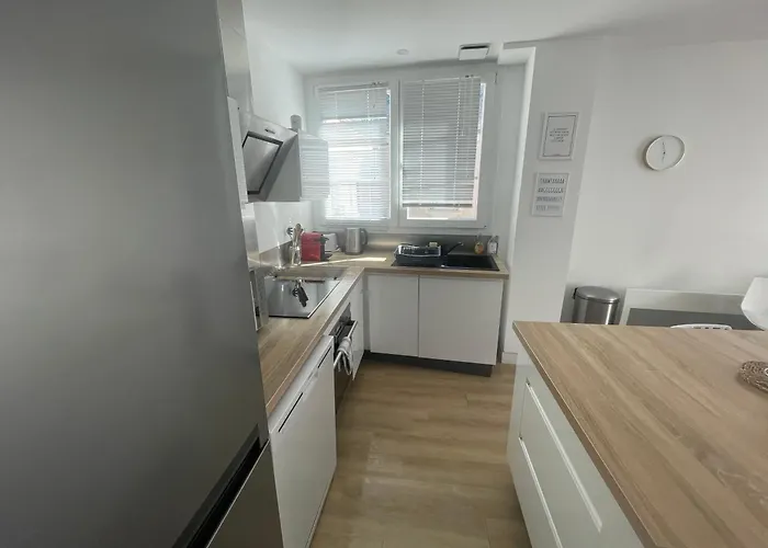 Bel 6p Centre Apartment *